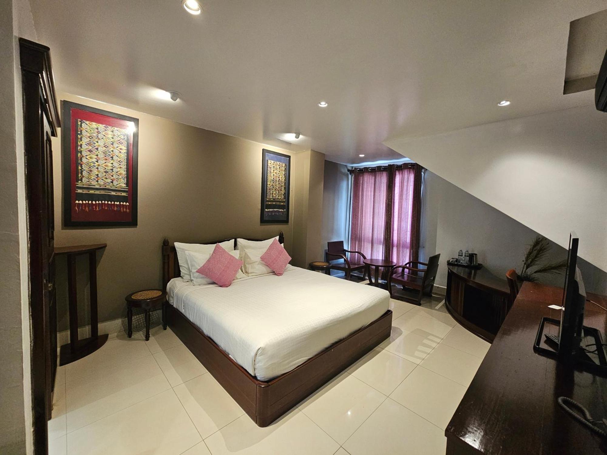 Deluxe Double Room with City View